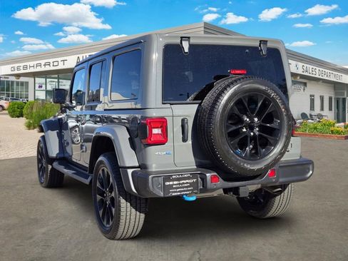 Used 2022 Jeep Wrangler Unlimited Sahara w/ Cold Weather Group image 7