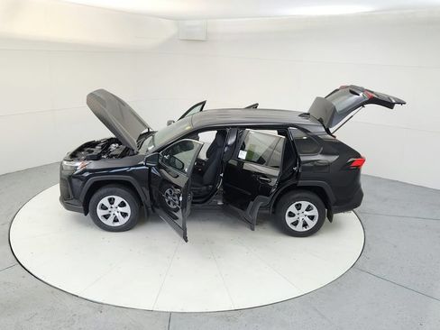 Used 2025 Toyota RAV4 LE AWD/4WD image 18