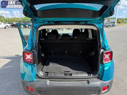 Used 2021 Jeep Renegade Latitude AWD/4WD image 27