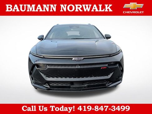 Used 2025 Chevrolet Equinox EV RS FWD image 2
