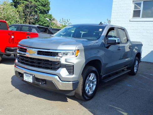 Used 2024 Chevrolet Silverado 1500 LT AWD/4WD image 3