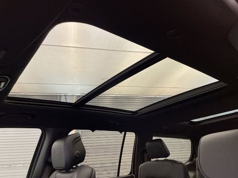 New 2025 Jeep Wagoneer Series III w/ Quick Order Package 25C Super image 17