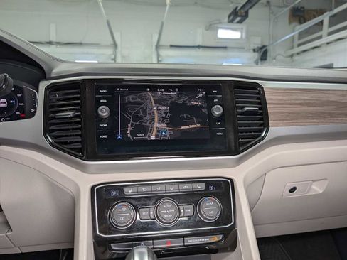 Used 2023 Volkswagen Atlas SEL AWD/4WD image 35