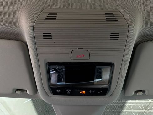 Used 2026 Volkswagen Atlas SE AWD/4WD image 19