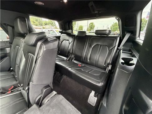 Used 2019 Ford Expedition Limited w/ Equipment Group 301A AWD/4WD image 21