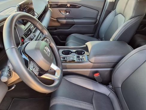 Used 2025 Honda Pilot EX-L image 16
