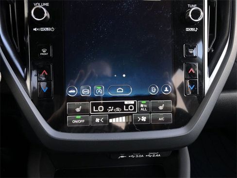 Used 2025 Subaru Forester Premium image 18