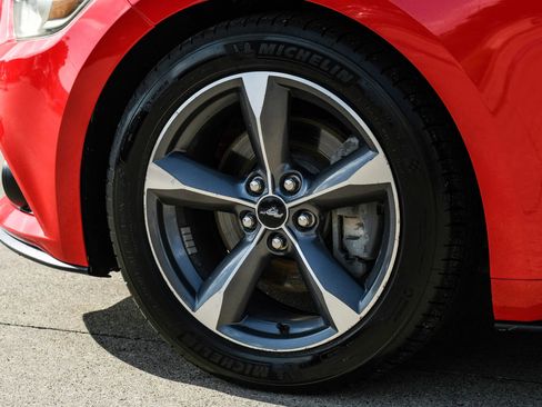Used 2015 Ford Mustang Coupe w/ Equipment Group 051A RWD image 39