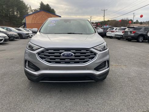 Used 2024 Ford Edge Titanium image 2