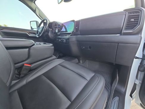 Used 2024 Chevrolet Silverado 3500 LT w/ Texas Edition AWD/4WD image 4