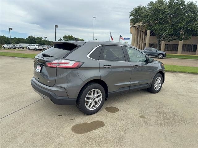 Used 2023 Ford Edge SEL w/ Convenience Package AWD/4WD image 4