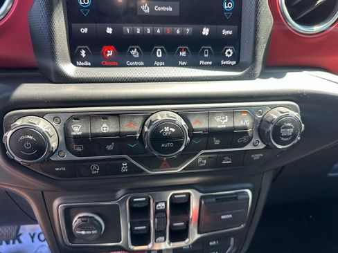 Used 2021 Jeep Wrangler Unlimited Rubicon AWD/4WD image 14