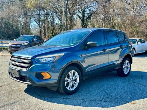 Used 2018 Ford Escape S image 3