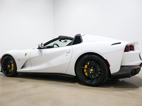 Used 2022 Ferrari 812 GTS RWD image 28