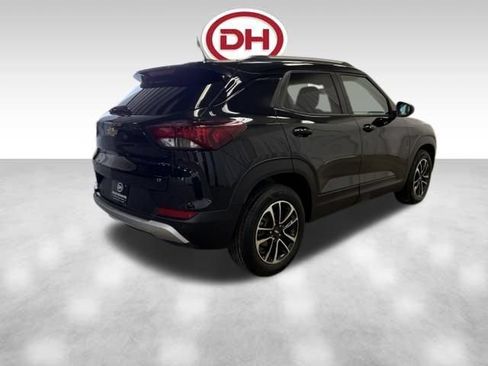 Used 2024 Chevrolet TrailBlazer LT w/ Convenience Package FWD image 12
