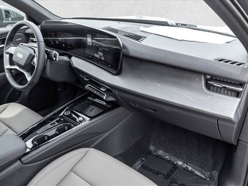 New 2026 Audi Q3 quattro 2.0T AWD/4WD image 24