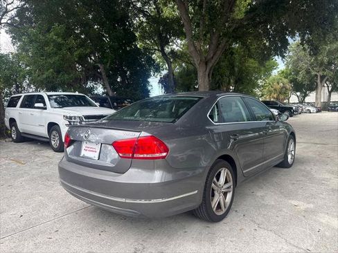 Used 2012 Volkswagen Passat TDI SE FWD image 7