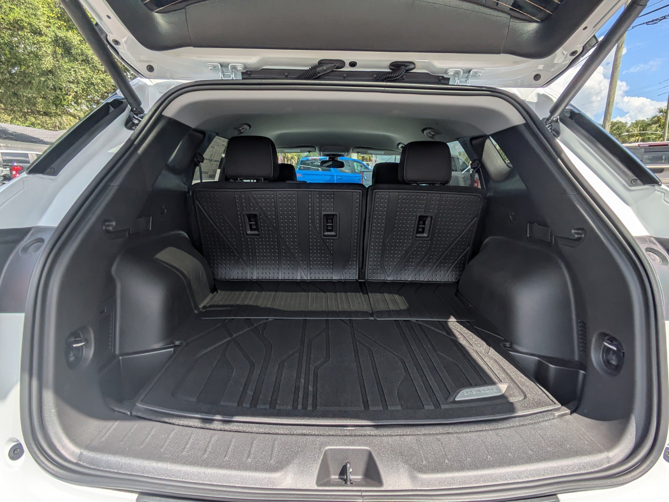 New 2026 Chevrolet Blazer LT w/ Convenience Package FWD image 13