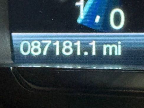 Used 2018 Ford Taurus Limited image 23