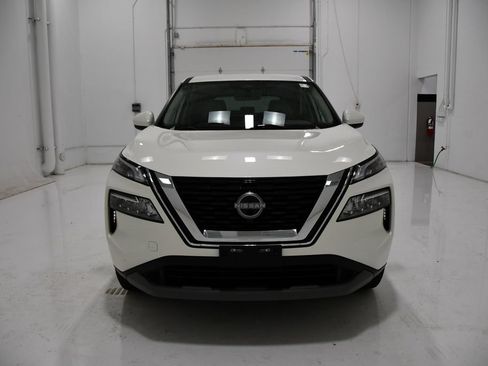 Used 2023 Nissan Rogue SV AWD/4WD image 2