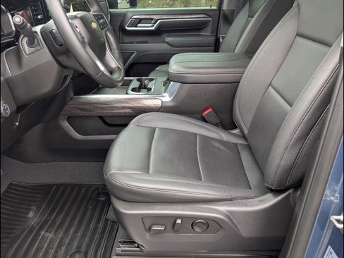 Used 2025 Chevrolet Silverado 2500 LTZ w/ LTZ Premium Package image 14