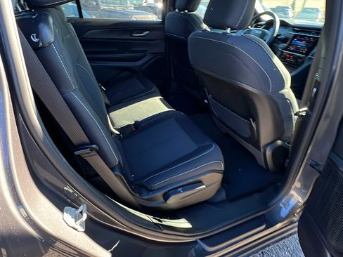 Used 2024 Jeep Grand Cherokee L Laredo w/ Luxury Tech Group I image 20