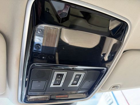 Used 2019 Land Rover Range Rover HSE AWD/4WD image 23