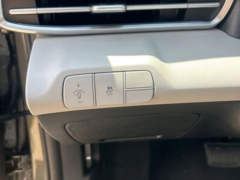 Certified 2026 Hyundai Elantra Limited FWD image 13