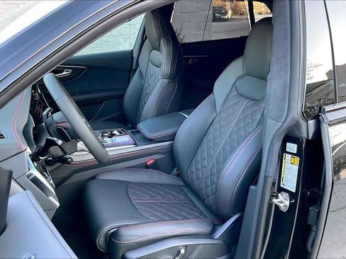 New 2026 Audi SQ8 Prestige image 9