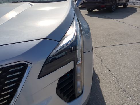 Used 2019 Cadillac XT4 Premium Luxury image 9