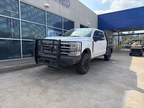 Used 2025 Ford F250 Lariat w/ Tremor Off-Road Package image 4