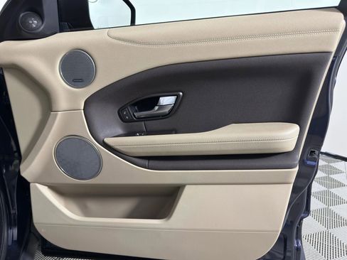 Used 2018 Land Rover Range Rover Evoque SE Sport Utility 4D image 18