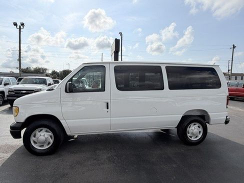 Used 2001 Ford E-350 and Econoline 350 XL RWD image 8