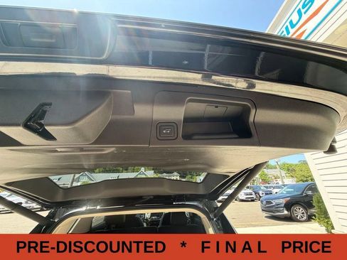 Used 2023 GMC Acadia Denali w/ Black Diamond Edition AWD/4WD image 26