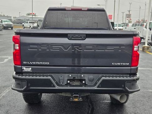 Used 2024 Chevrolet Silverado 2500 Custom w/ Custom Value Package image 4