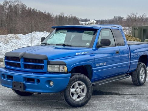Used 2000 Dodge Ram 1500 Truck ST image 4