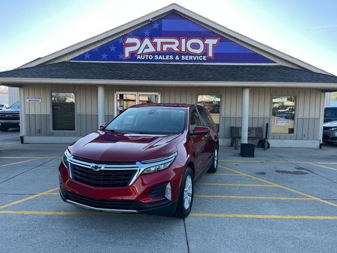 Used 2023 Chevrolet Equinox LT FWD image 1