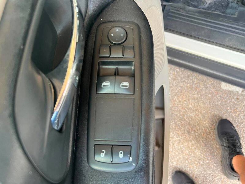Used 2011 Dodge Grand Caravan FWD image 18