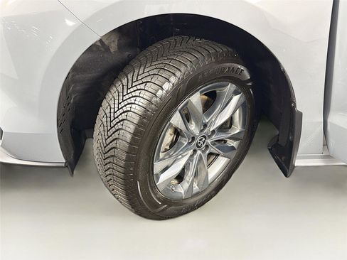 Used 2023 Toyota Sienna XLE Woodland Edition AWD/4WD image 38