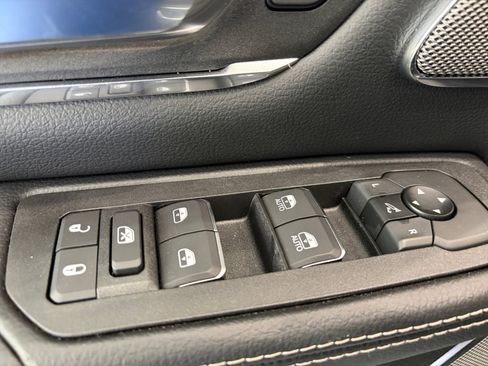 New 2026 RAM 1500 Laramie AWD/4WD image 14
