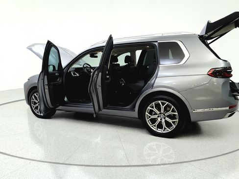 Used 2025 BMW X7 xDrive40i AWD/4WD image 12