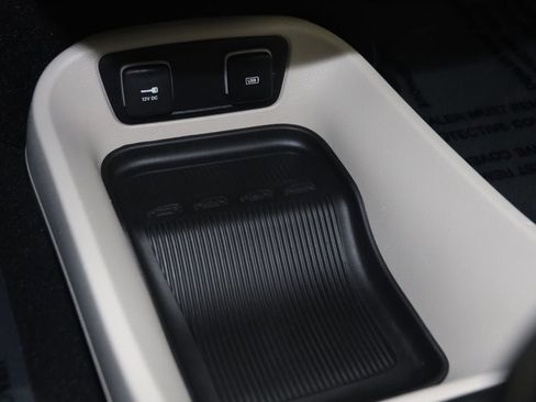 Used 2020 Chrysler Pacifica Touring FWD image 30
