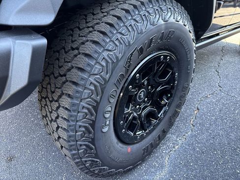 New 2025 Ford Bronco Badlands w/ Sasquatch Package image 17