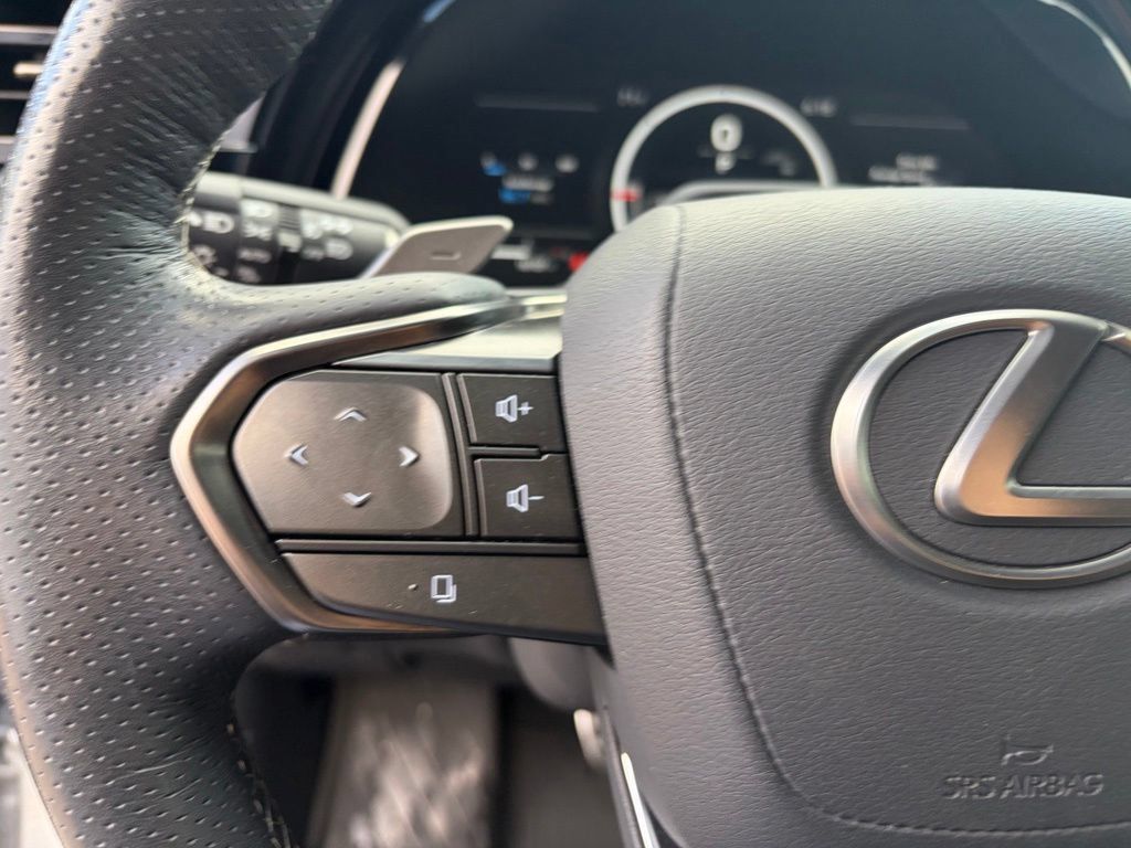 Used 2025 Lexus RX 500h F Sport w/ Convenience Package AWD/4WD image 27