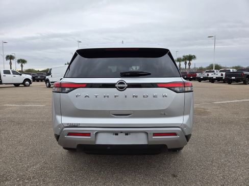 Used 2025 Nissan Pathfinder SL image 6