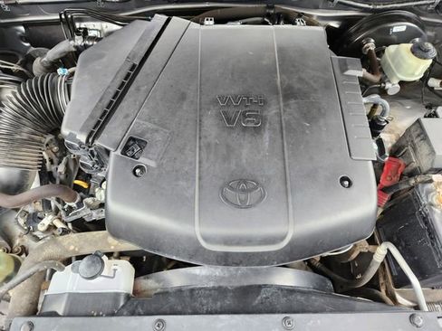 Used 2015 Toyota Tacoma 4x4 Double Cab w/ SR5 Package image 30