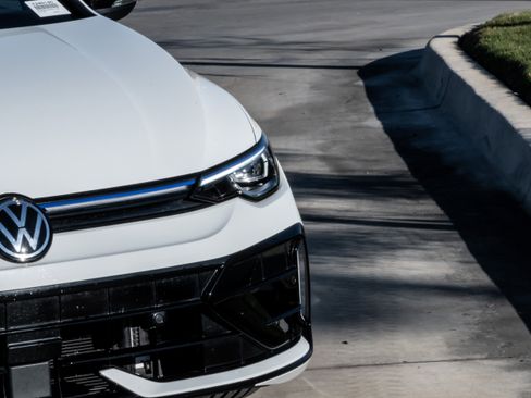 Used 2025 Volkswagen Golf w/ Euro Style Package image 7