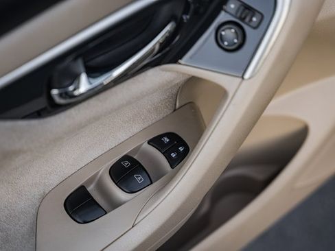 Used 2013 Nissan Altima 2.5 SV w/ 2.5SV Convenience Pkg image 37