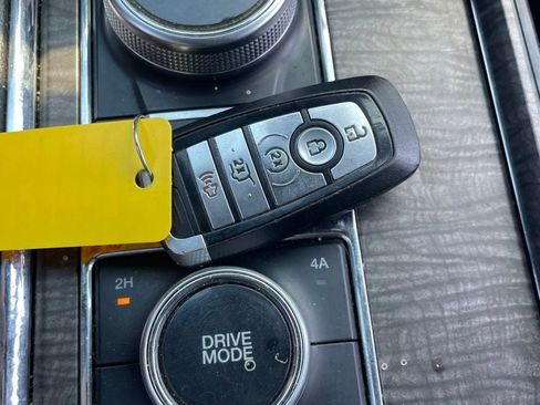 Used 2020 Ford Expedition Max Limited image 11