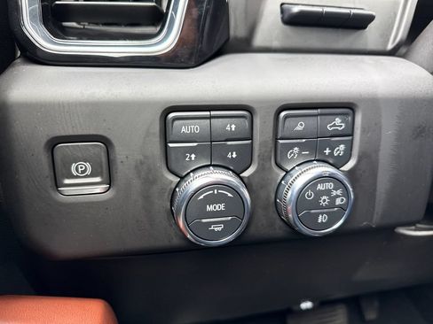 Used 2022 GMC Sierra 1500 Denali Ultimate AWD/4WD image 51